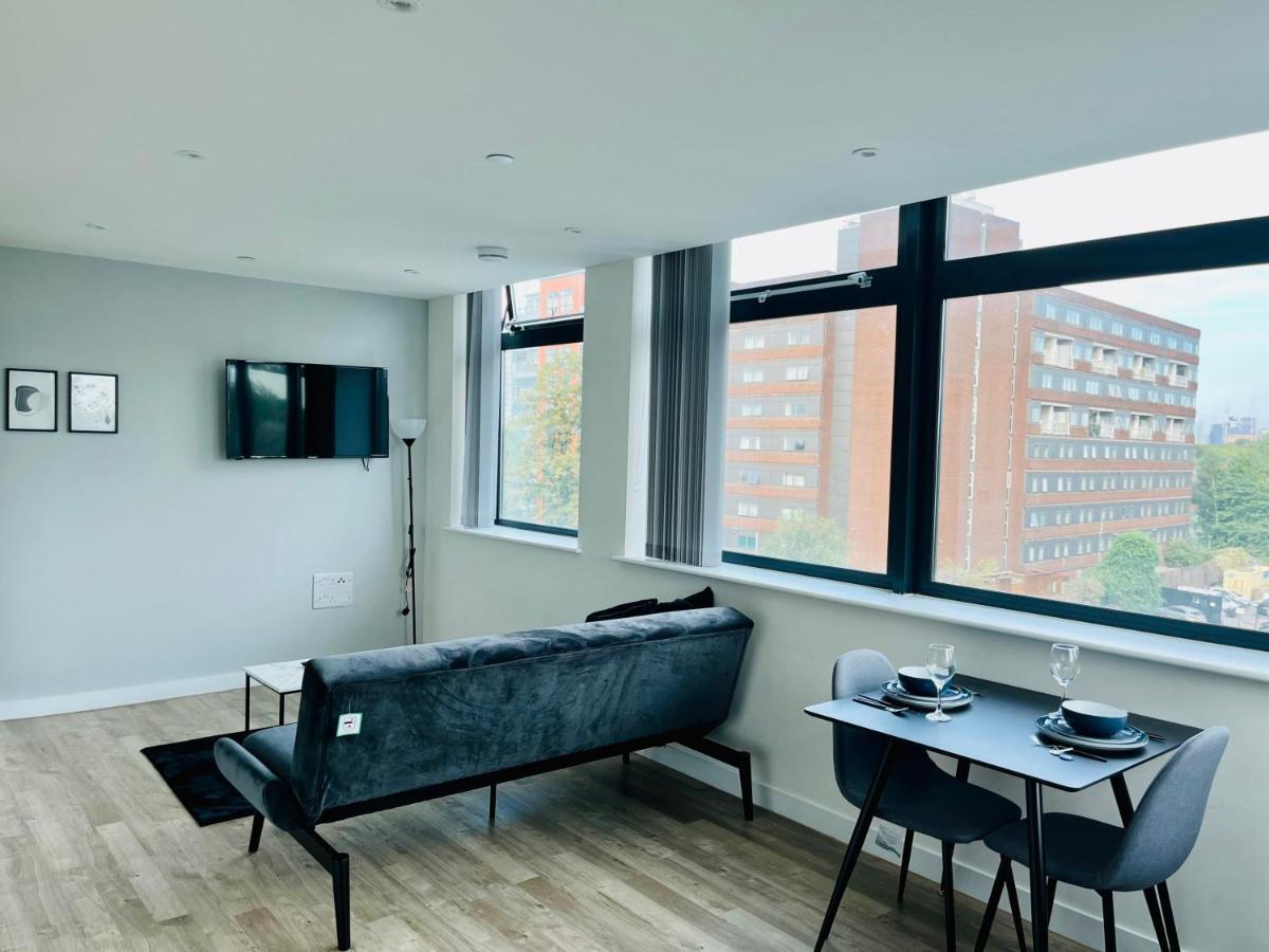 Stunning One Bedroom Apartment In Old Trafford Manchester Eksteriør bilde